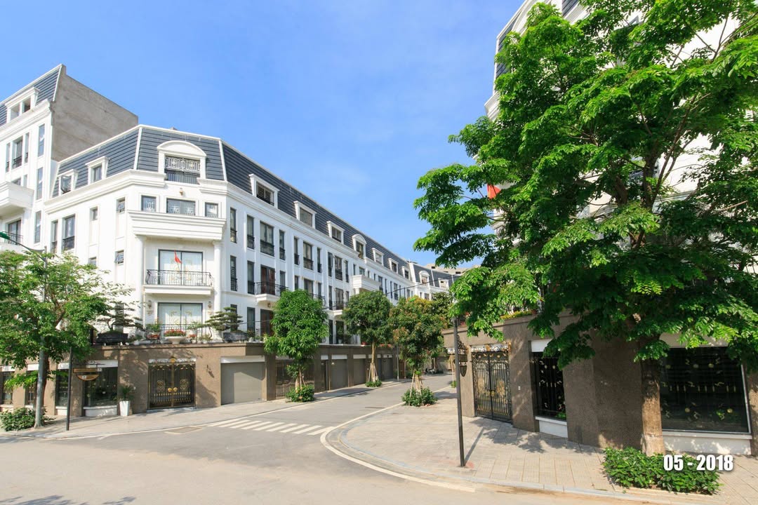 Nhà phố KĐT Văn Phú Hà Đông 75m² giá 15.5 tỷ - Vị trí đắc địa, kinh doanh thuận lợi!