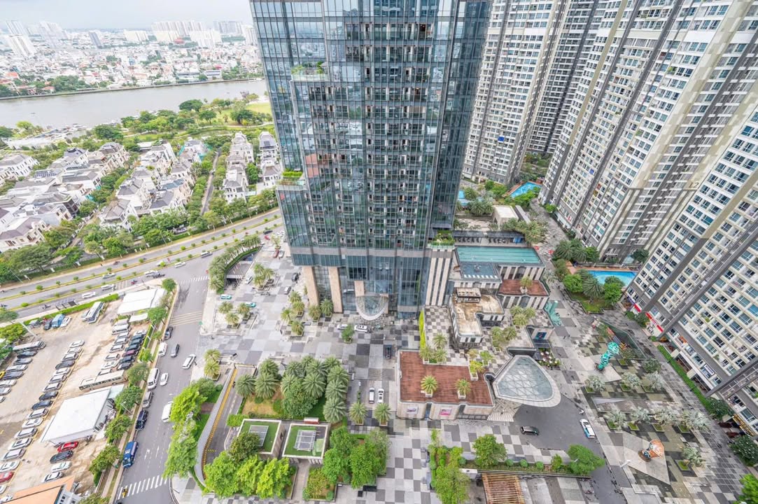 Căn hộ 4PN Landmark 6, Bình Thạnh, 150m² giá 24.2 tỷ - View đẹp, nội thất liền tường!