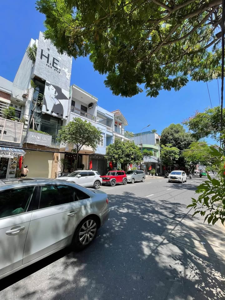 Nhà mặt tiền đường Nguyễn Chí Thanh, Hải Châu, Đà Nẵng 82m² giá 14 tỷ - Đầu tư sinh lời cao!