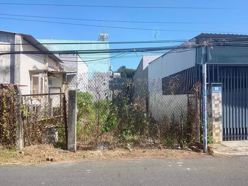 Đất mặt tiền Trần Chánh Chiếu, phường Long Toàn, 95m² - Giá chỉ 2.3 tỷ!