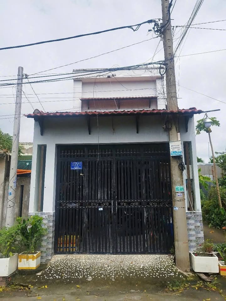 Nhà lầu xã Bình Mỹ, Củ Chi 110m² giá 2.35 tỷ - Hẻm xe hơi, sổ hồng chính chủ!