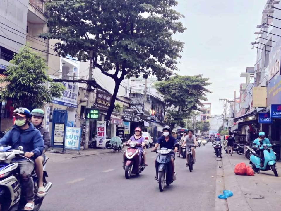 Nhà phố mặt tiền Gò Dầu, Tân Sơn Nhì 140m² giá 22 tỷ - Đầu tư sinh lời tuyệt vời!