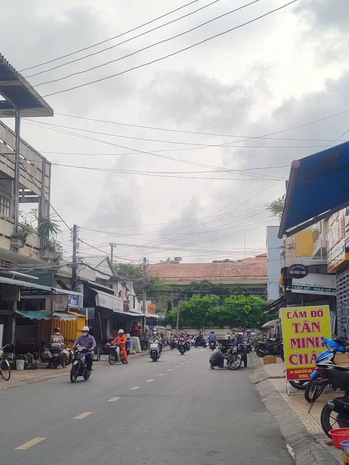 FrontHouse Mặt Tiền Đường Nguyễn Du Sóc Trăng 144.63m² giá 6 tỷ - Cơ hội đầu tư tuyệt vời!