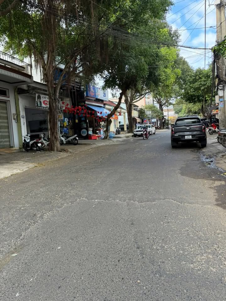 Nhà 2 mặt tiền Nguyễn Viết Xuân 114m² giá 12.2 tỷ - Đầu tư sinh lời ngay!