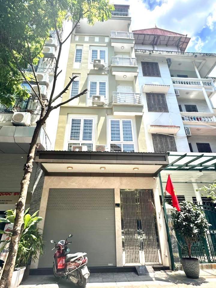 Nhà phân lô Trung Kính 62m² giá 34.5 tỷ - Vị trí hiếm có, ô tô tránh nhau!