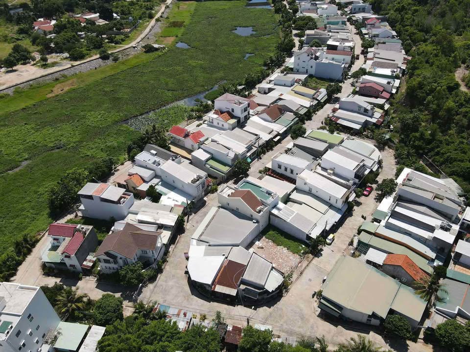 Đất nền Vĩnh Thái Nha Trang 150m² giá 5.55 tỷ - Nằm gần sông mát mẻ!