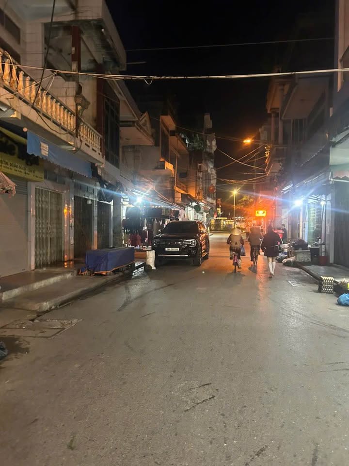 Nhà 3 tầng Cẩm Trung 60m² giá 2.9 tỷ - Vị trí thuận lợi, đầy đủ công năng