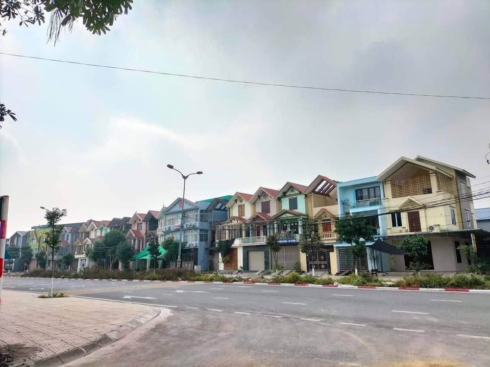 Nhà phố xây thô mặt tiền đường Lý Thái Tổ 87m² - Sẵn sàng đầu tư