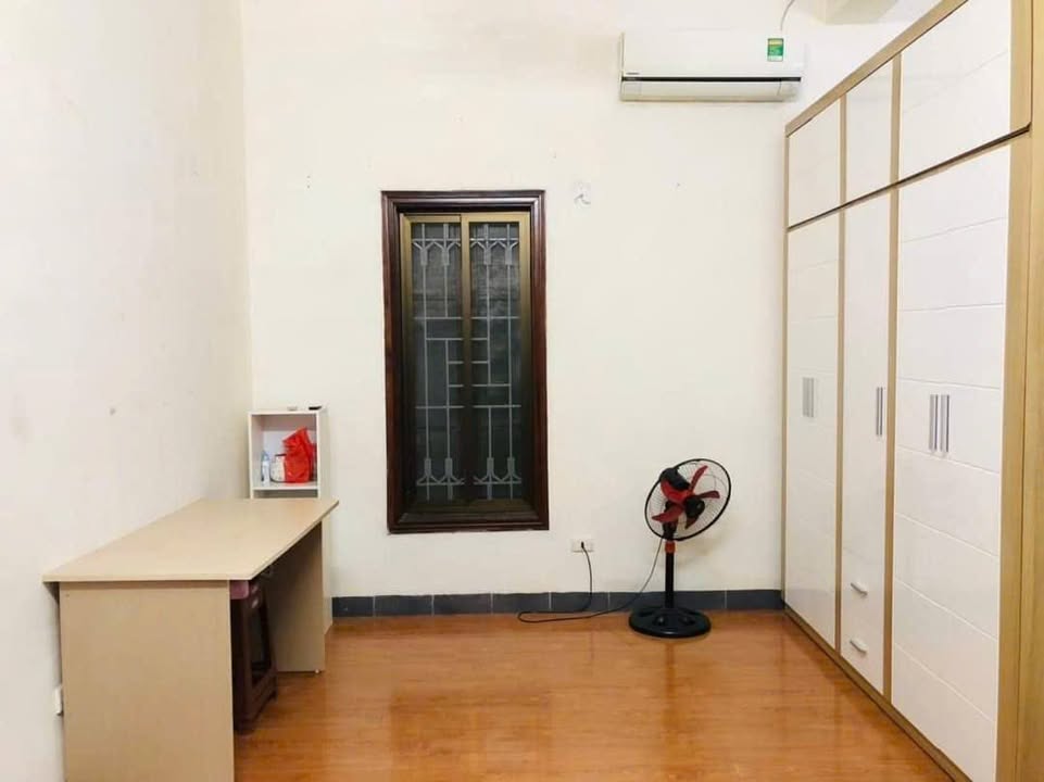 Nhà nhỏ cho thuê tại Ngõ 44 Hào Nam 25m² giá 4.4 triệu - Giảm giá cực sốc!