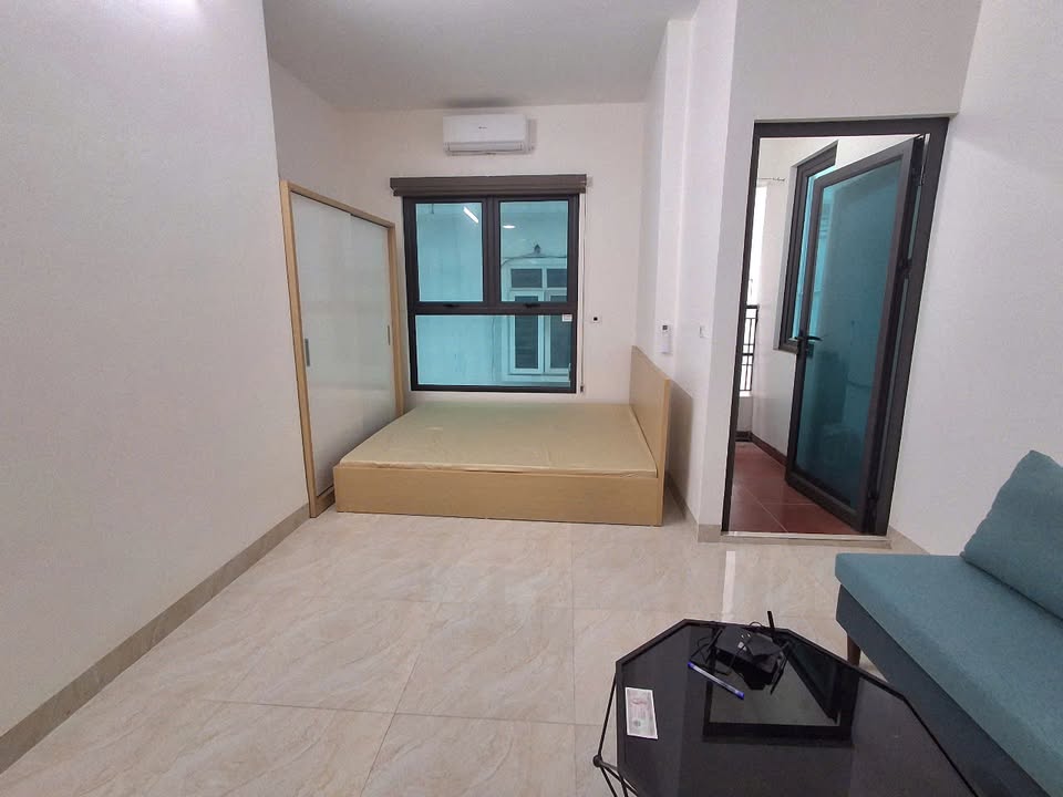 Phòng studio Nguyễn Khánh Toàn 40m² giá thỏa thuận - An ninh 24/7, Full nội thất!