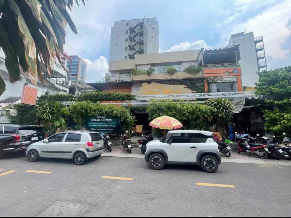 Nhà mặt tiền Lê Ngô Cát, quận 3, 1500m² - Vị trí đắc địa cho kinh doanh!