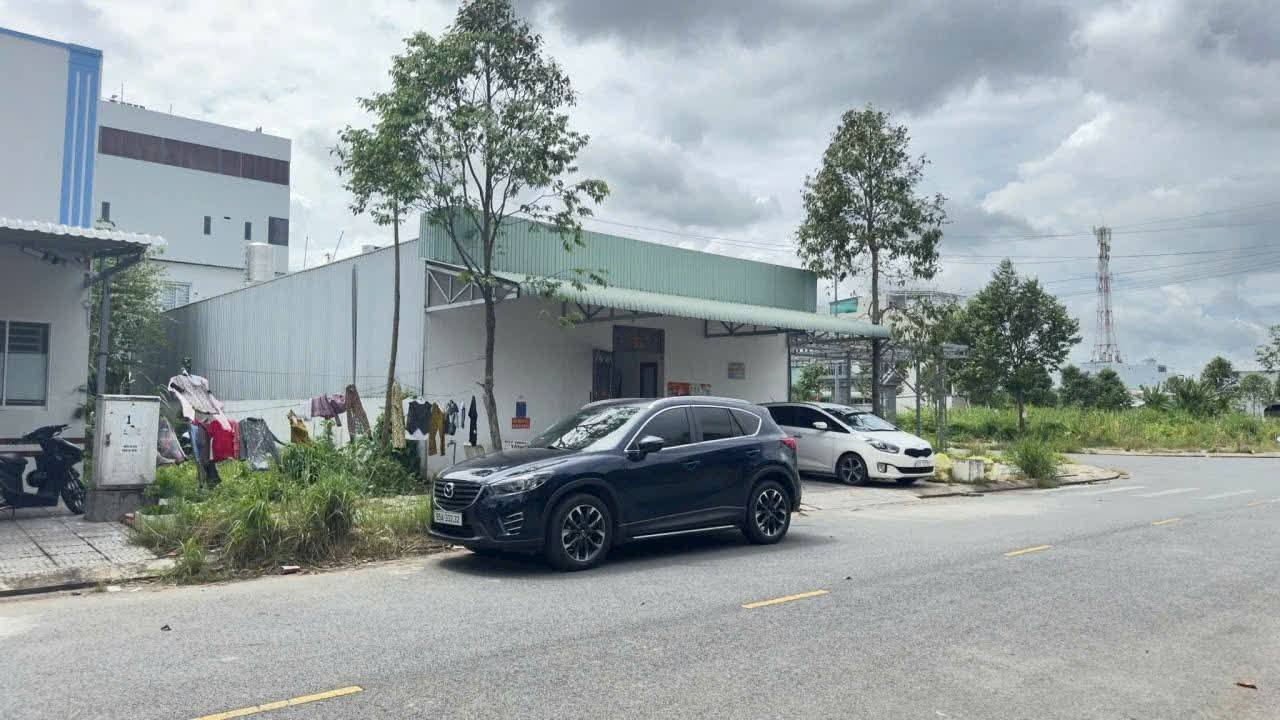 Đất nền góc đường số 7 và đường 38 Khu tái định cư Nguyễn Văn Cừ 160m² - Giá thương lượng hấp dẫn!