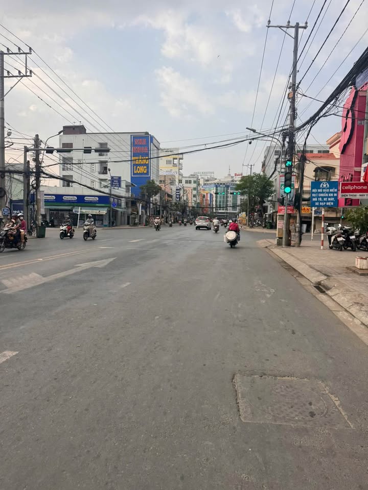 Nhà cho thuê Trần Hưng Đạo, Long Xuyên 110m² giá 60 triệu - Phù hợp cho gia đình lớn!