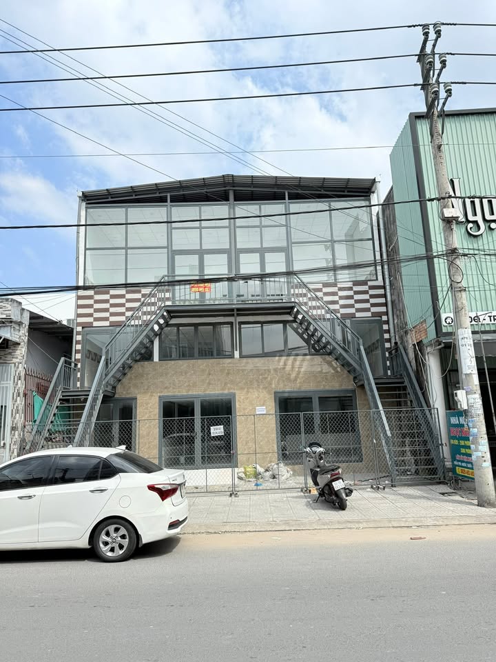 Nhà cho thuê 3 tầng mặt tiền đường Trần Nam Phú, Cần Thơ - 15 phòng trọ sẵn sàng kinh doanh!