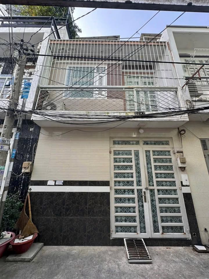 Nhà hẻm xe hơi 473 Tỉnh Lộ 10, Bình Tân 19m² giá 2.9 tỷ - Sẵn sàng chuyển nhượng!