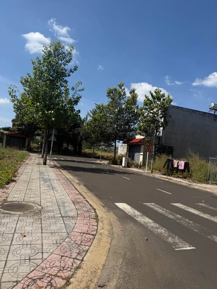 Đất nền Lô góc 2 mặt tiền tại Khu dân cư The Gold City - 111.6m² giá 1.65 tỷ - Đầu tư sinh lời ngay!