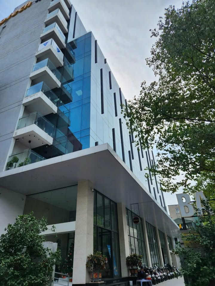 Mặt bằng kinh doanh cho thuê phố Lê Thanh Nghị, Hai Bà Trưng 312m² - Mặt tiền 20m cực đẹp!