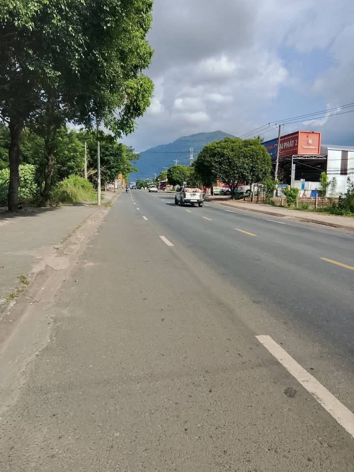 Đất mặt tiền Quốc lộ 20, Đạ Huoai 650m² giá 2.2 tỷ - Cơ hội đầu tư tuyệt vời!