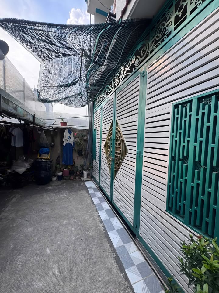 Nhà gần chợ Cây Me, xã Bà Điểm, 55m² giá 3,7 tỷ - Sổ hồng riêng chính chủ!