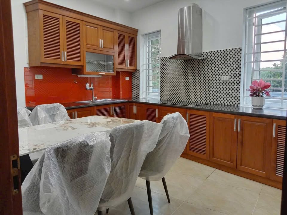 Nhà nguyên căn Ngọc Thụy, Long Biên 4 phòng ngủ - Ô tô tránh, đầy đủ nội thất!