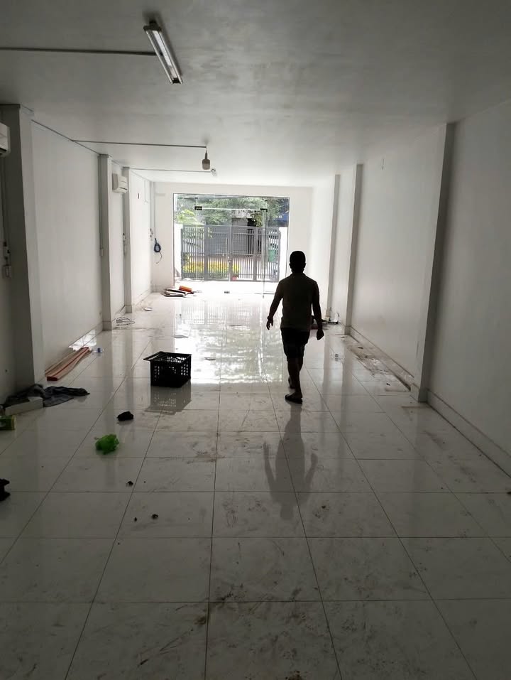 Cho thuê nhà mặt tiền kinh doanh Phú Thuận, quận 7 - Vị trí đắc địa, sẵn sàng hoạt động!