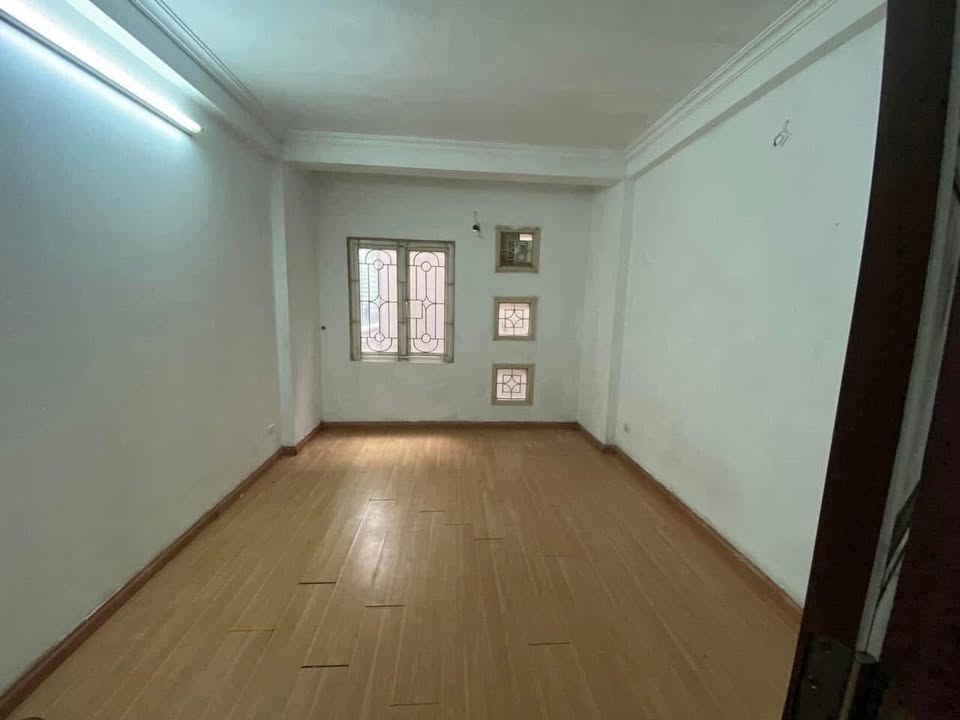 Phòng cho thuê tại Hà Đông 18m² giá 2.5 triệu - Gần điểm buýt và ga Văn Quán!