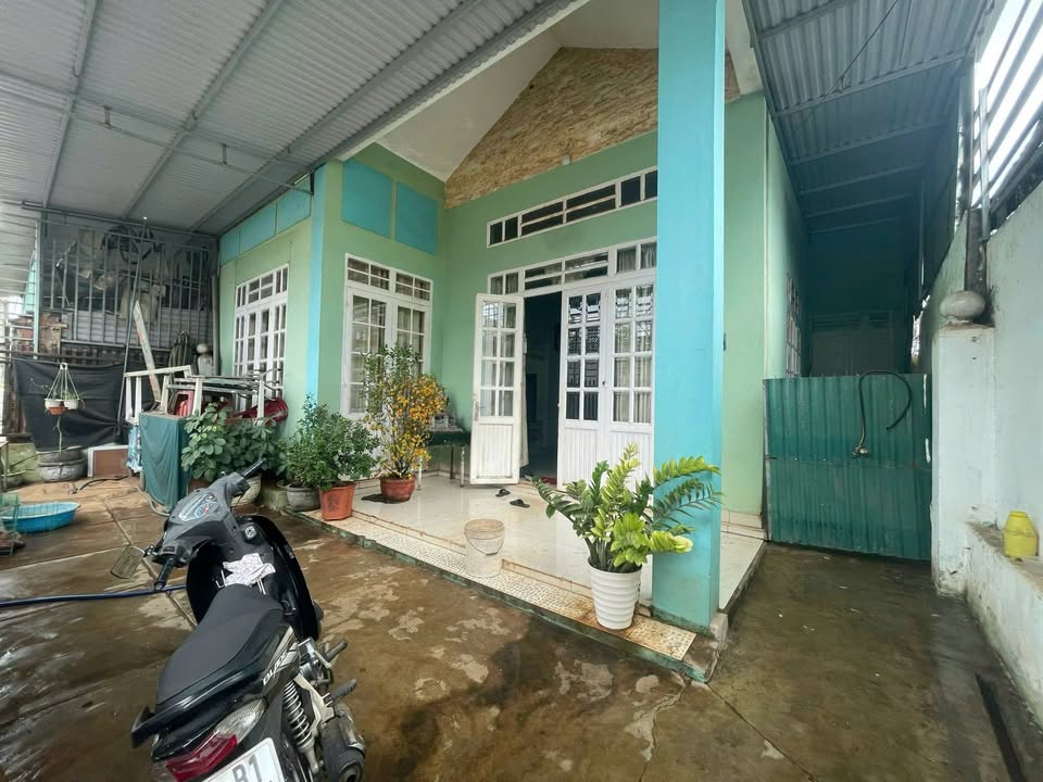 Nhà mái thái đường Nguyễn Chí Thanh, Pleiku 200m² giá 2.3 tỷ - Chính chủ bán!