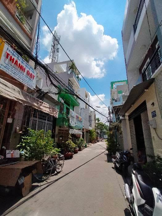 Nhà 4 tầng Bình Trị Đông A 154m² - Mặt tiền khủng gần chợ và bệnh viện!