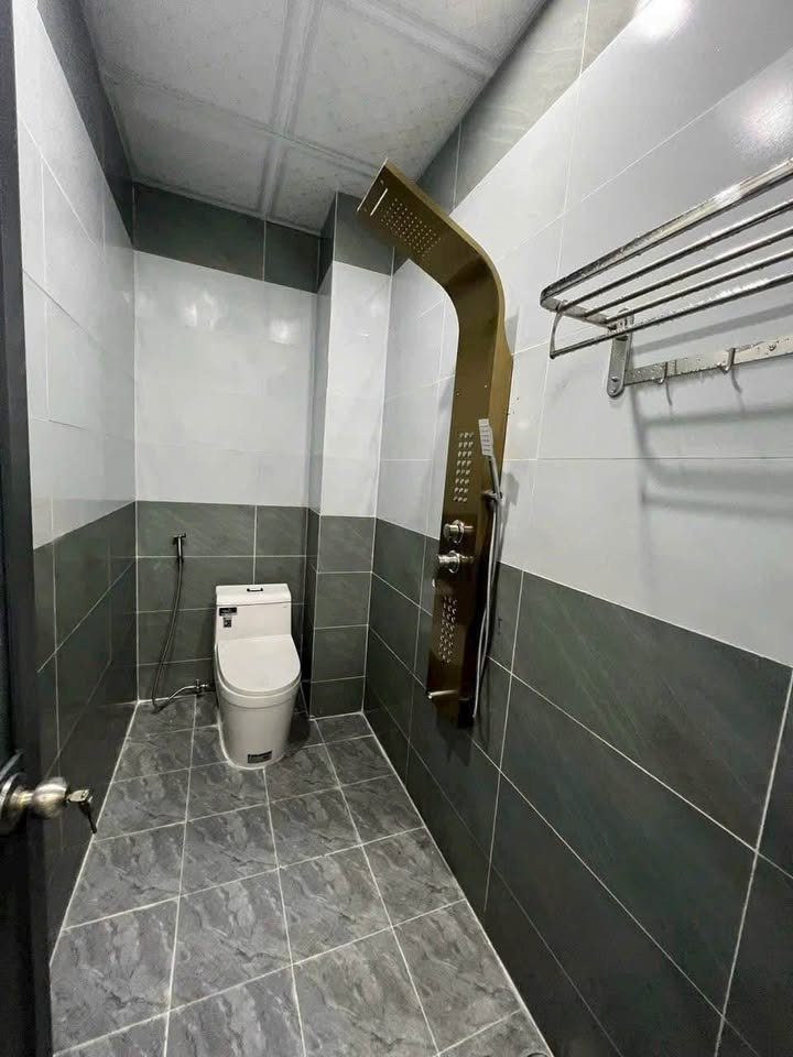 Nhà 1 trệt 1 lầu Tân Hiệp Hóc Môn 80m² giá 1.98 tỷ - Sổ hồng riêng, tặng vàng và nội thất!