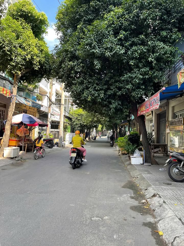 Nhà mặt tiền kinh doanh hẻm 745 Quang Trung, Gò Vấp 50m² giá 9.8 tỷ - Vị trí đắc địa, tiện lợi!