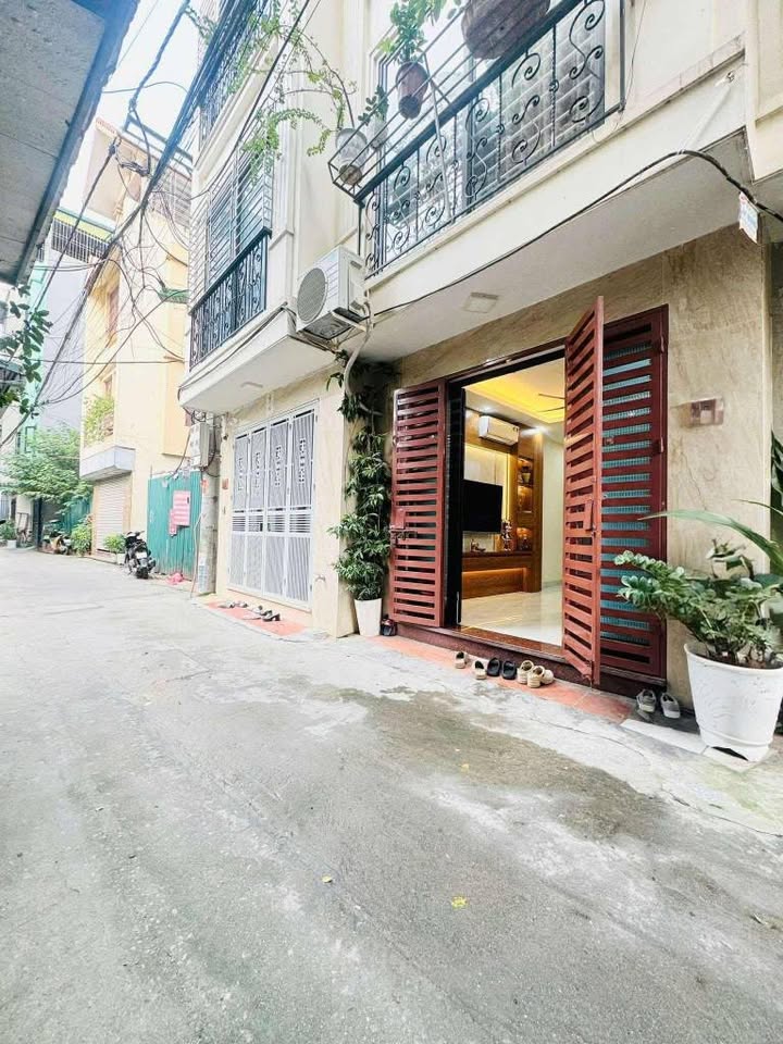 Nhà 4 tầng Trịnh Văn Bô 42m² giá 4 tỷ - Full nội thất, chỉ việc ở ngay!