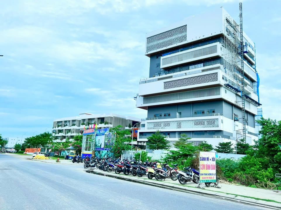 Đất nền khu đô thị 1B Điện Ngọc 150m² giá 5.5 tỷ - Tiềm năng cho thuê và kinh doanh!