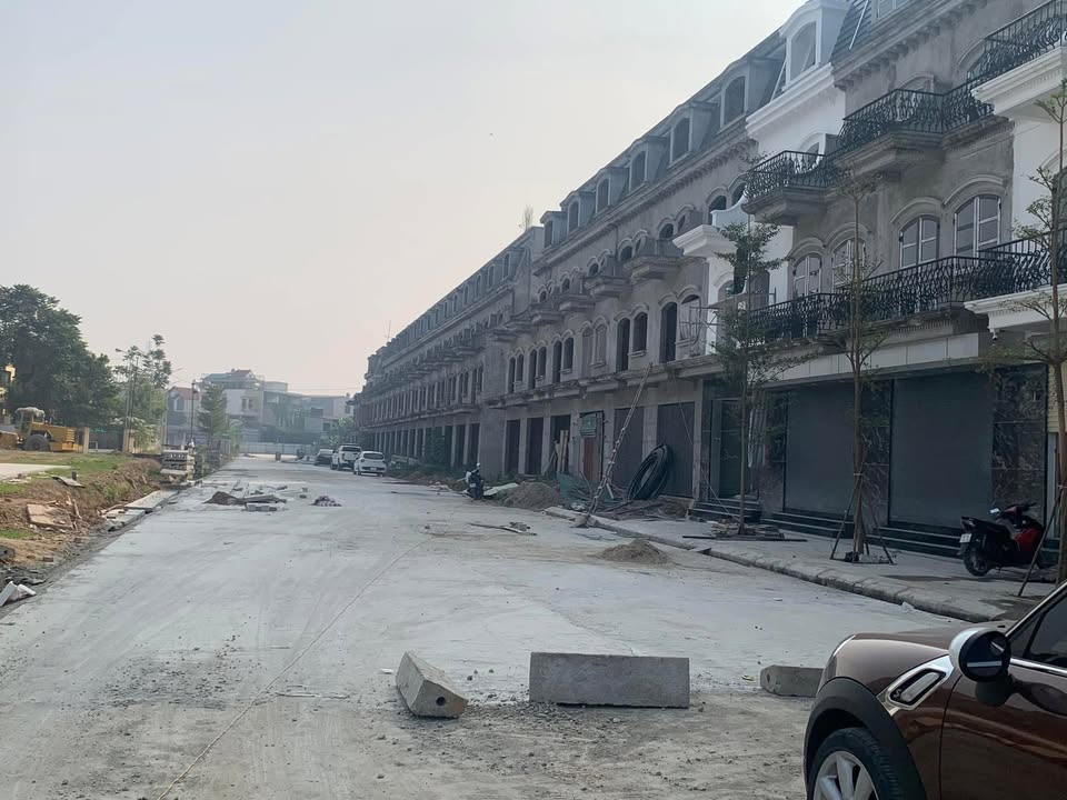 Nhà 4 tầng đường Hùng Vương, Tích Sơn 94m² giá 4 tỷ - Đầu tư sinh lời ngay!