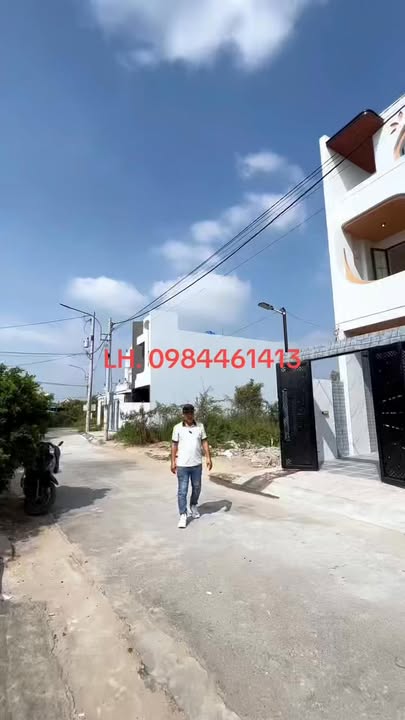 Nhà bán chính chủ tại xã Long Trạch, Cần Đước, 103m² giá 2.89 tỷ - Sổ hồng hoàn công sẵn sàng vào ở!