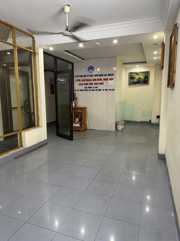 Mặt bằng cho thuê đường 3-2, Hải Châu 30m² giá 4.5 triệu - Trống suốt, sẵn sàng kinh doanh!