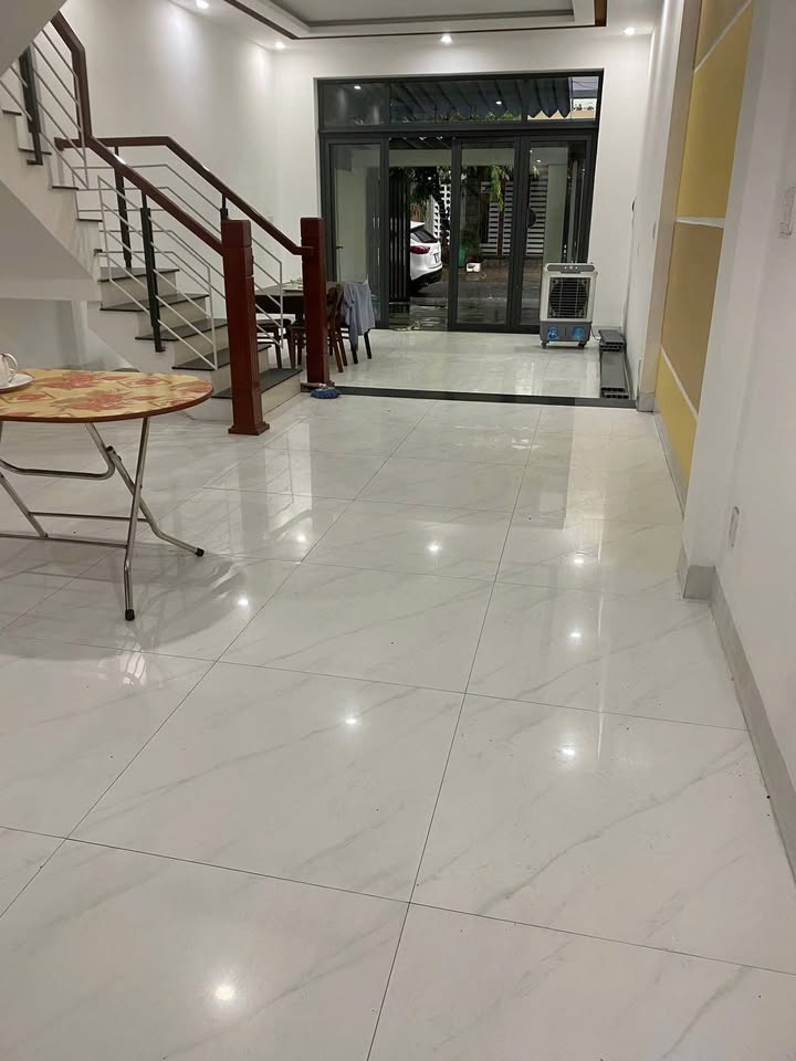 Nhà 3 tầng cho thuê đường Trần Minh Tông, Đà Nẵng 90m² giá 15 triệu - Sát biển Nguyễn Tất Thành!