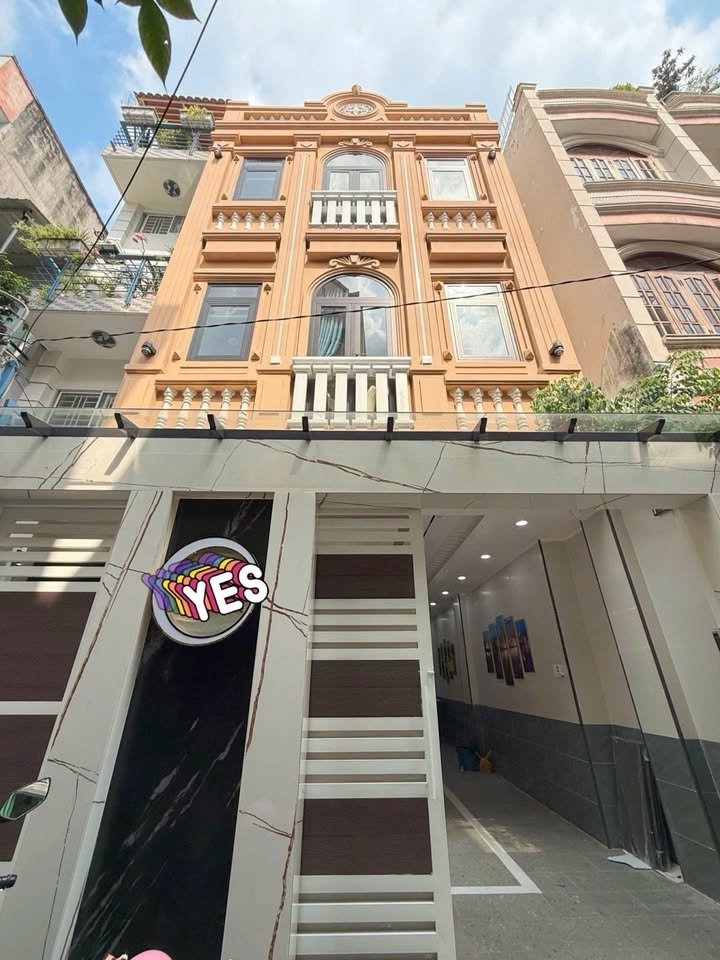 Chính chủ bán CHDV Duy Tân, Phú Nhuận 92m² giá 18.5 tỷ - Dòng tiền khủng 1.3 tỷ/năm!