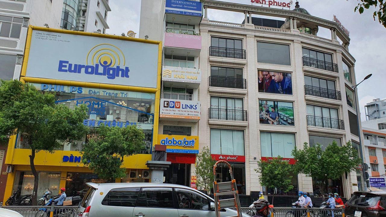 Nhà mặt tiền Nguyễn Văn Trỗi, Phú Nhuận 80m² giá 55 tỷ - Vị trí đắc địa cho kinh doanh!