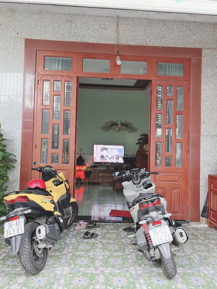 Nhà gác lửng Long Bình 112m² giá 2.39 tỷ - Đường thông ô tô dễ dàng!