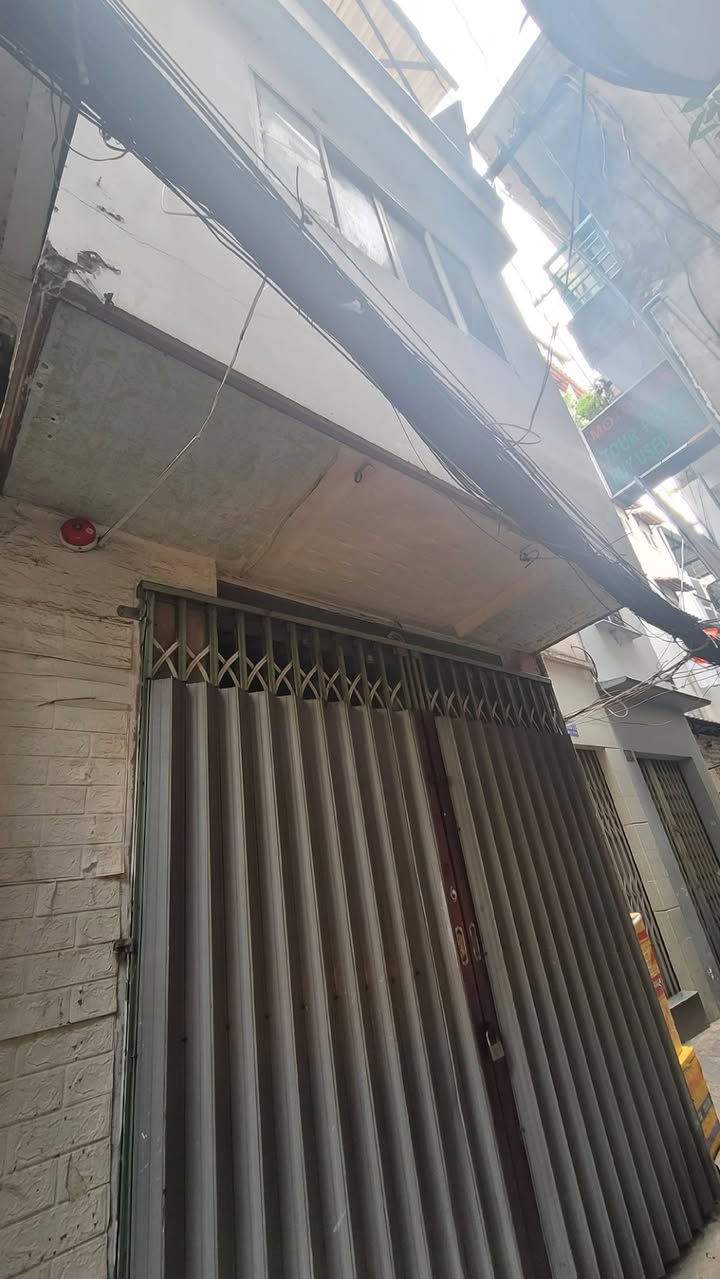 Nhà phố mặt tiền Bùi Viện, Quận 1, 9m² giá 2.75 tỷ - Cơ hội đầu tư hiếm có!