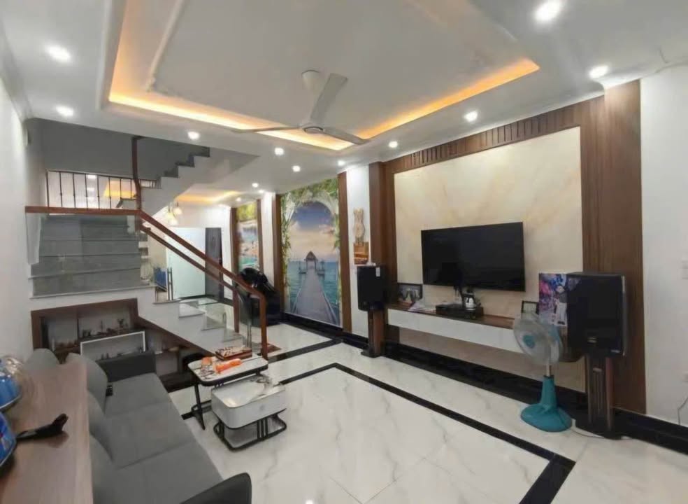 Nhà 2 tầng Nam Sơn 50m² giá 1.6 tỷ - Full nội thất, chỉ việc xách vali về ở!