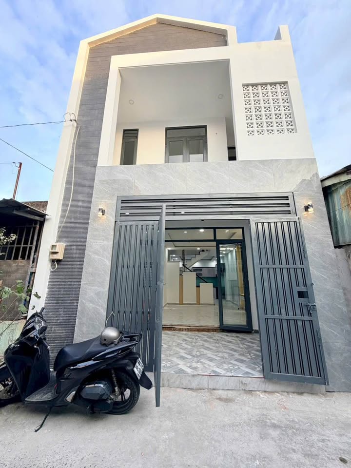 Nhà riêng Thạnh Xuân 24, quận 12, 83m² giá 2.86 tỷ - Sân vườn thoáng mát!