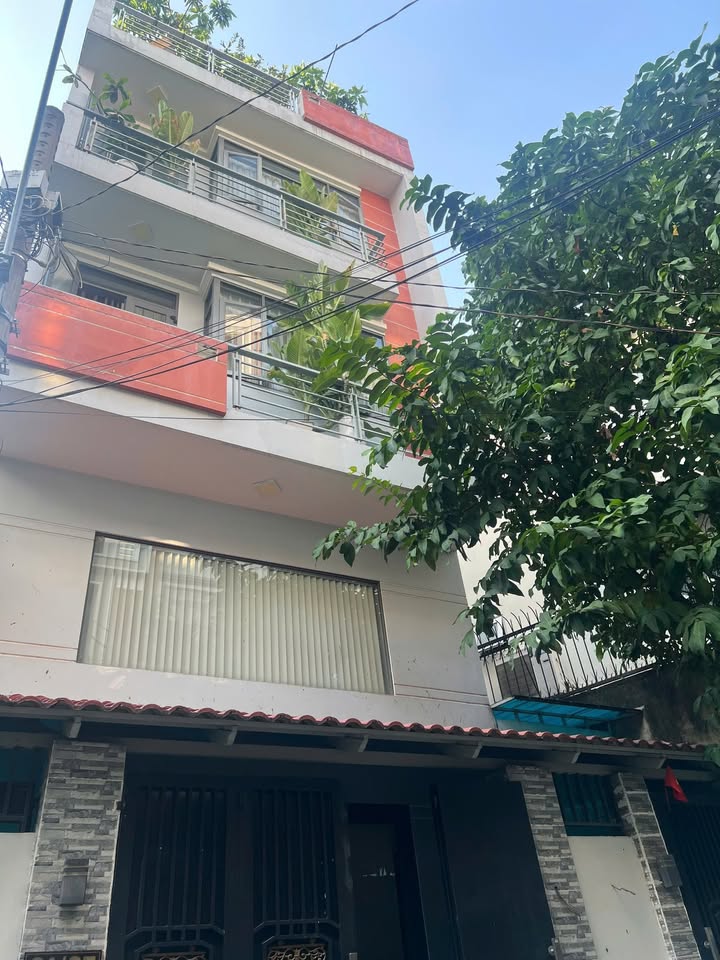 Nhà phố Cộng Hòa, Tân Bình 126m² giá 8 tỷ - An ninh, đầy đủ tiện nghi