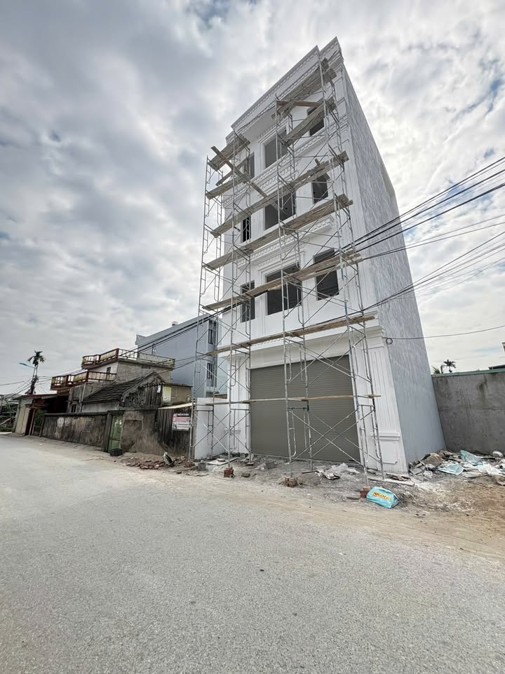 Nhà 4 tầng mặt đường Chợ Kiều Trung - Hồng Thái - 3.95 tỷ - Đầu tư sinh lời ngay!