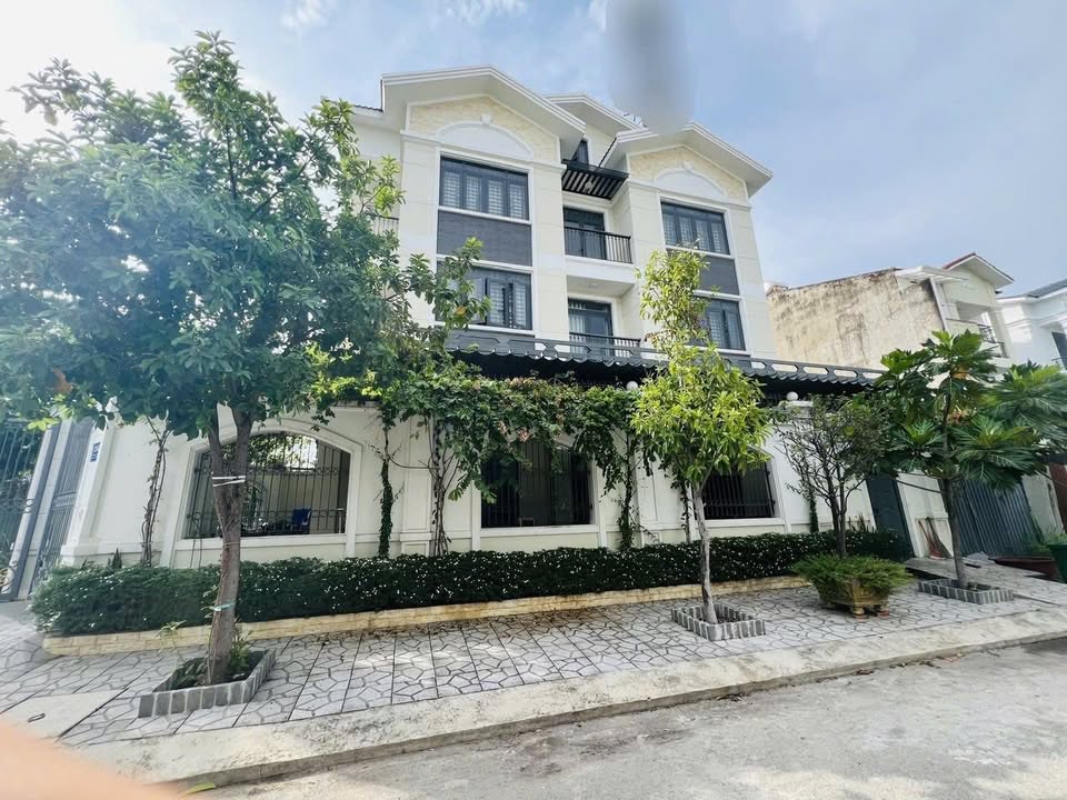 Biệt thự góc Đặng Thùy Trâm 185m² giá 32.5 tỷ - Đẳng cấp, vị trí lý tưởng!