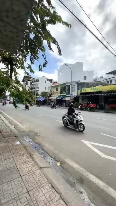 Nhà 2 tầng đường Tố Hữu, Phước Hải, Nha Trang 39m² giá 3.25 tỷ - Vị trí đẹp, tiện ích đầy đủ!