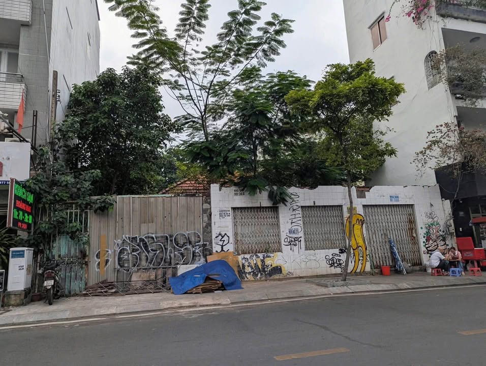 Đất xây toà nhà tại 18 Nguyễn Văn Giai, Quận 1, 876m² giá 380 tỷ - Cơ hội đầu tư hiếm có!