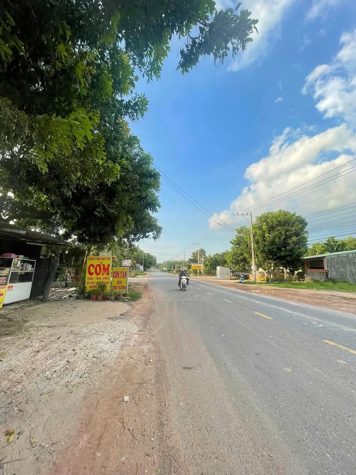 Đất mặt tiền DT742 Bình Mỹ 1.1Ha giá 40 tỷ - Cơ hội hiếm có đầu tư!