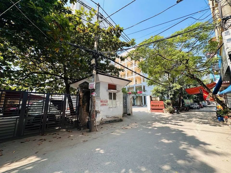 Nhà phân lô Đông Ngạc 47.4m² giá 10 tỷ - An ninh tốt, cho thuê dòng tiền ổn định!