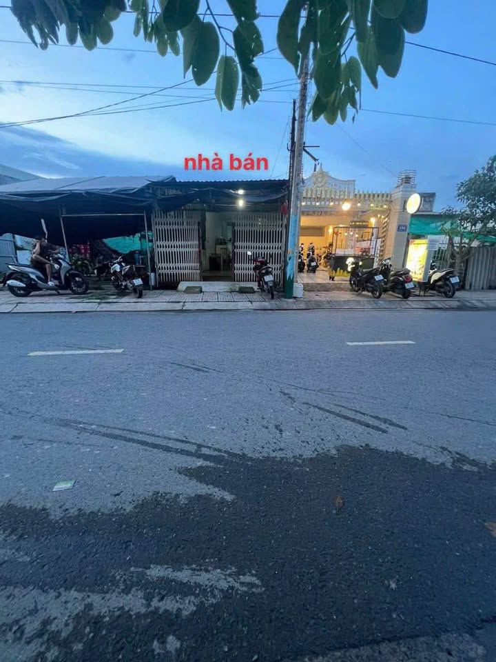 Nhà mặt tiền đường Nguyễn An Ninh, Cần Giuộc, 110m² giá 2.3 tỷ - Đầy đủ tiện nghi xã hội!